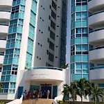 Apartamento Con Vista En El Laguito Frente A La Playa