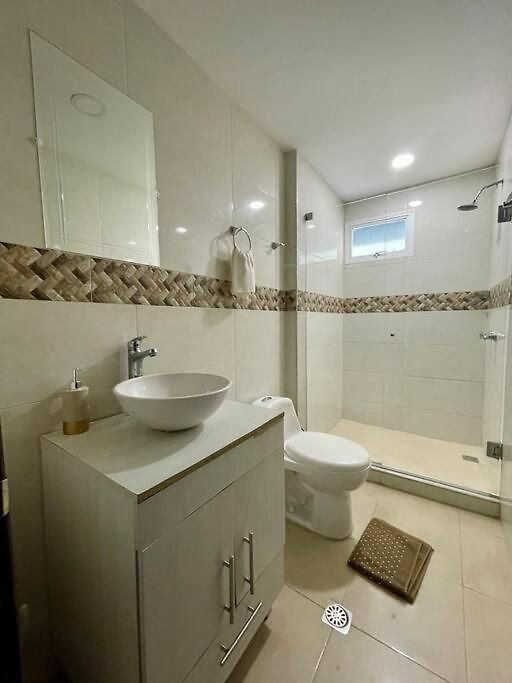 Apartamento Con Vista En El Laguito Frente A La Playa *