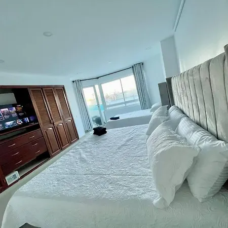 Apartamento Con Vista En El Laguito Frente A La Playa * Cartagena