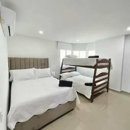 Apartamento Con Vista En El Laguito Frente A La Playa Apartamento *